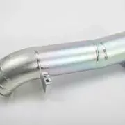 Rohr aus Metall mit kleiner Biegung und stabiler Wandung.