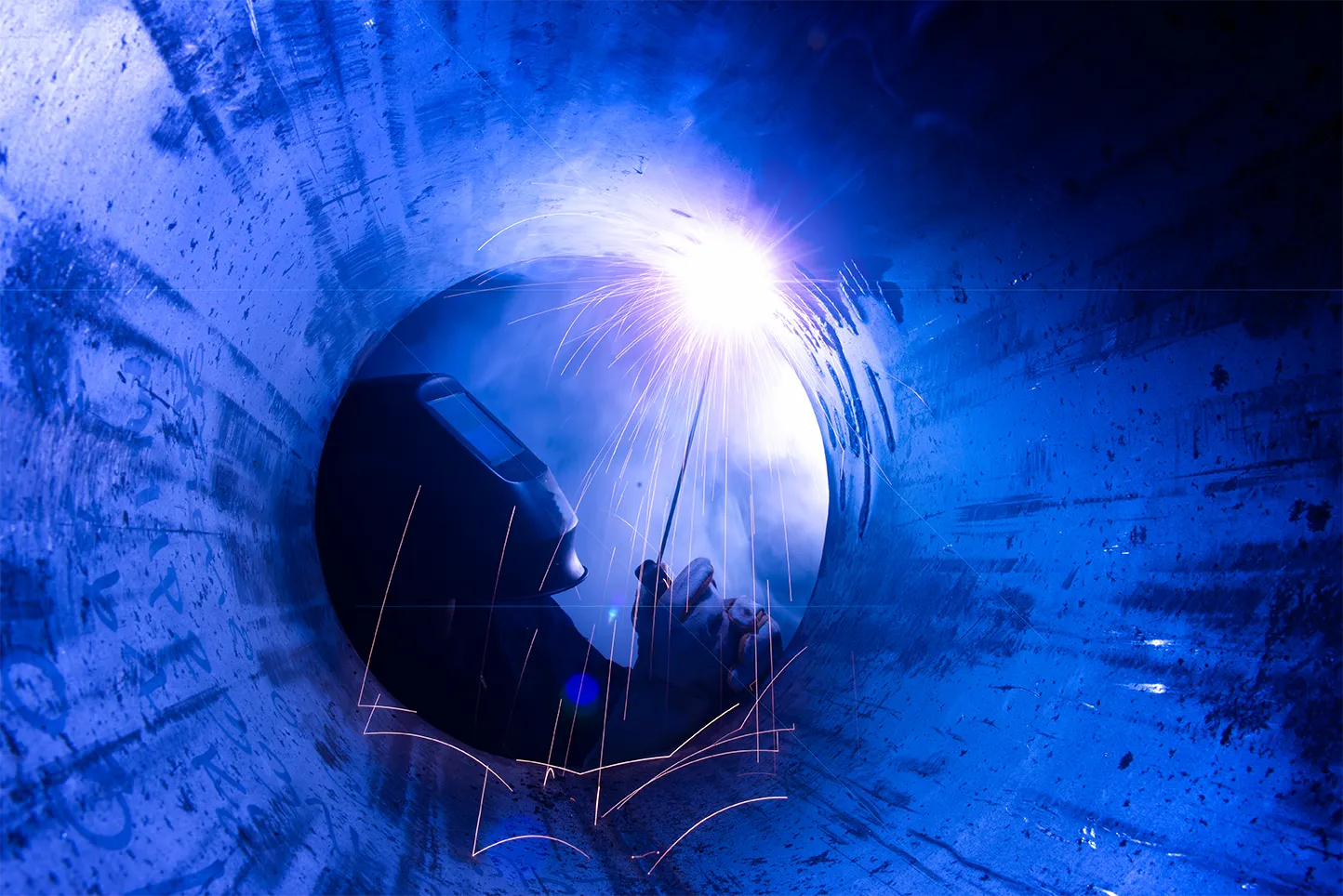 Fachgerechtes Rohrschweißen im industriellen Anlagenbau durch Zeidler & Uhl, zertifizierter Schweißfachbetrieb.